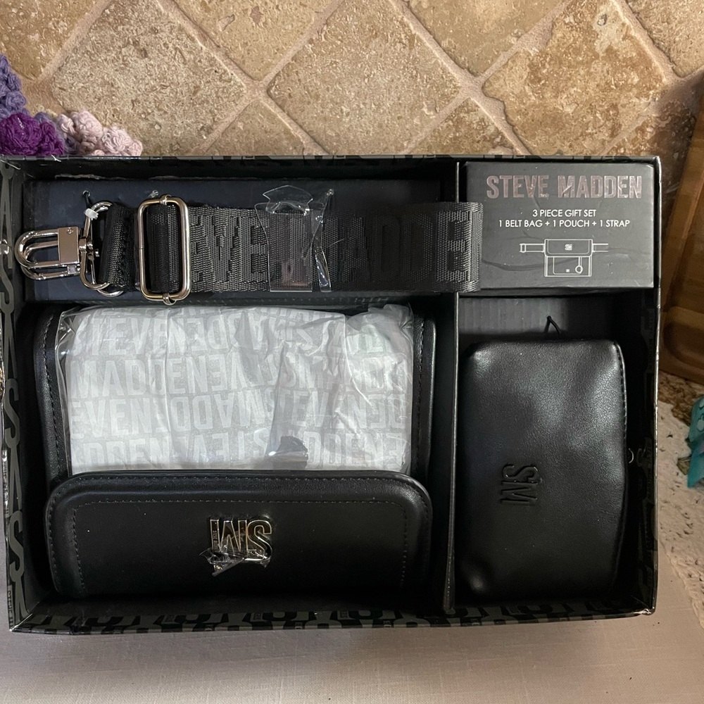 Steve Madden 3 piece gift set in box